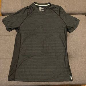 SAXX Hot Shot Tech Tee Men’s Medium Dark Grey Short Sleeve T-Shirt Drop Temp